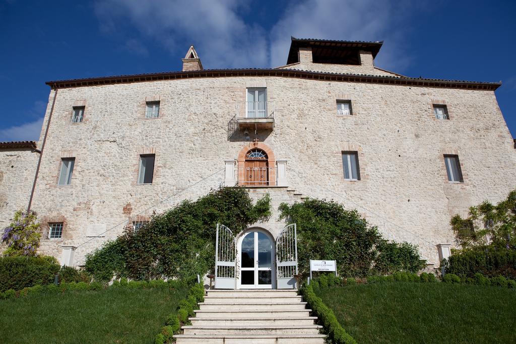 Castello Di Montignano Relais&Spa Massa Martana Esterno foto